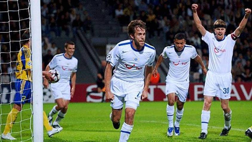 武汉三镇训练开放日,国际比赛日状态回暖引欢呼,荷甲在即,数据趋势出现新变化的简单介绍 武汉三镇训练开放日,国际比赛日状态回暖引欢呼,荷甲在即,数据趋势出现新变化的简单介绍