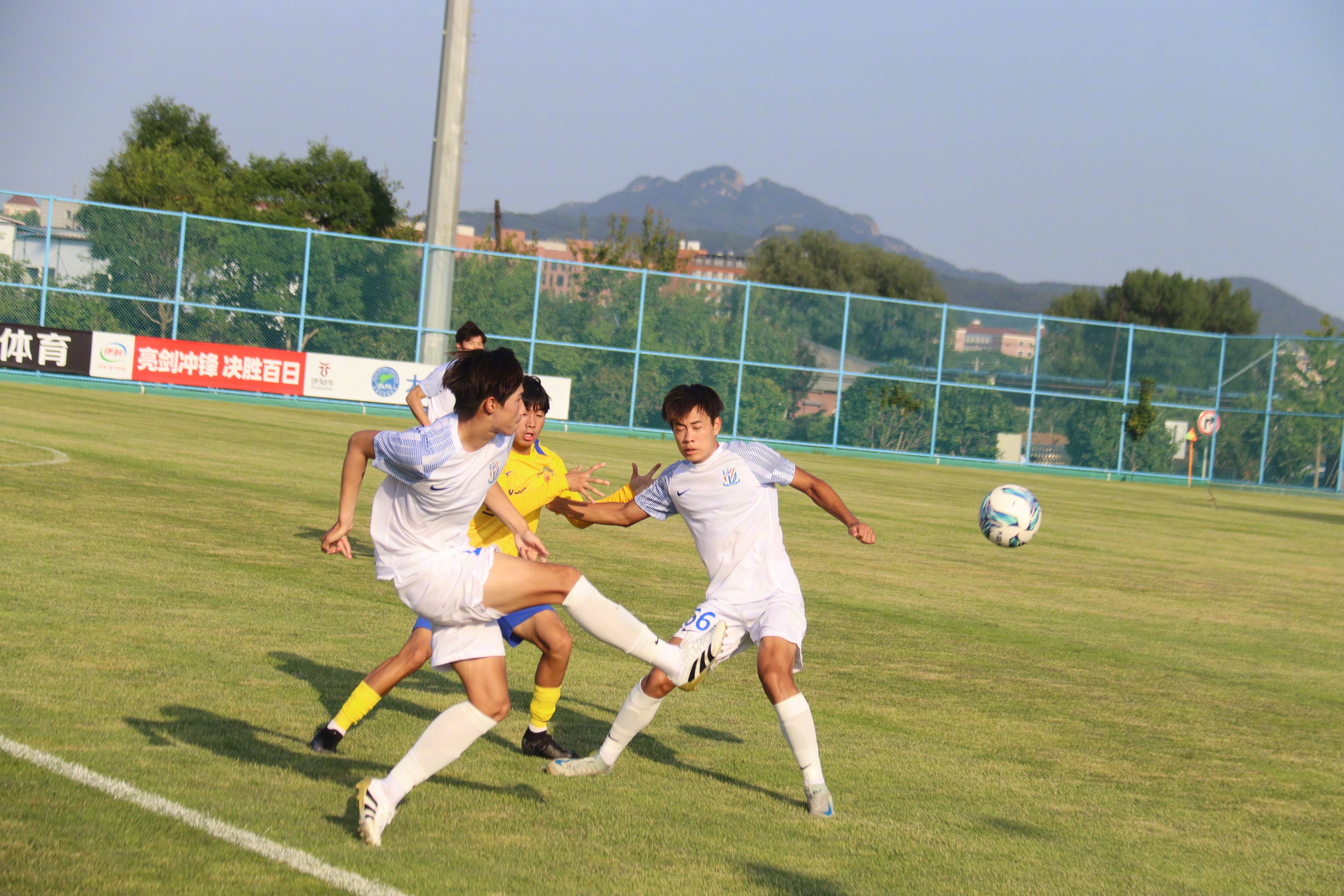 武汉三镇训练开放日,国际比赛日状态回暖引欢呼,荷甲在即,数据趋势出现新变化的简单介绍 武汉三镇训练开放日,国际比赛日状态回暖引欢呼,荷甲在即,数据趋势出现新变化的简单介绍